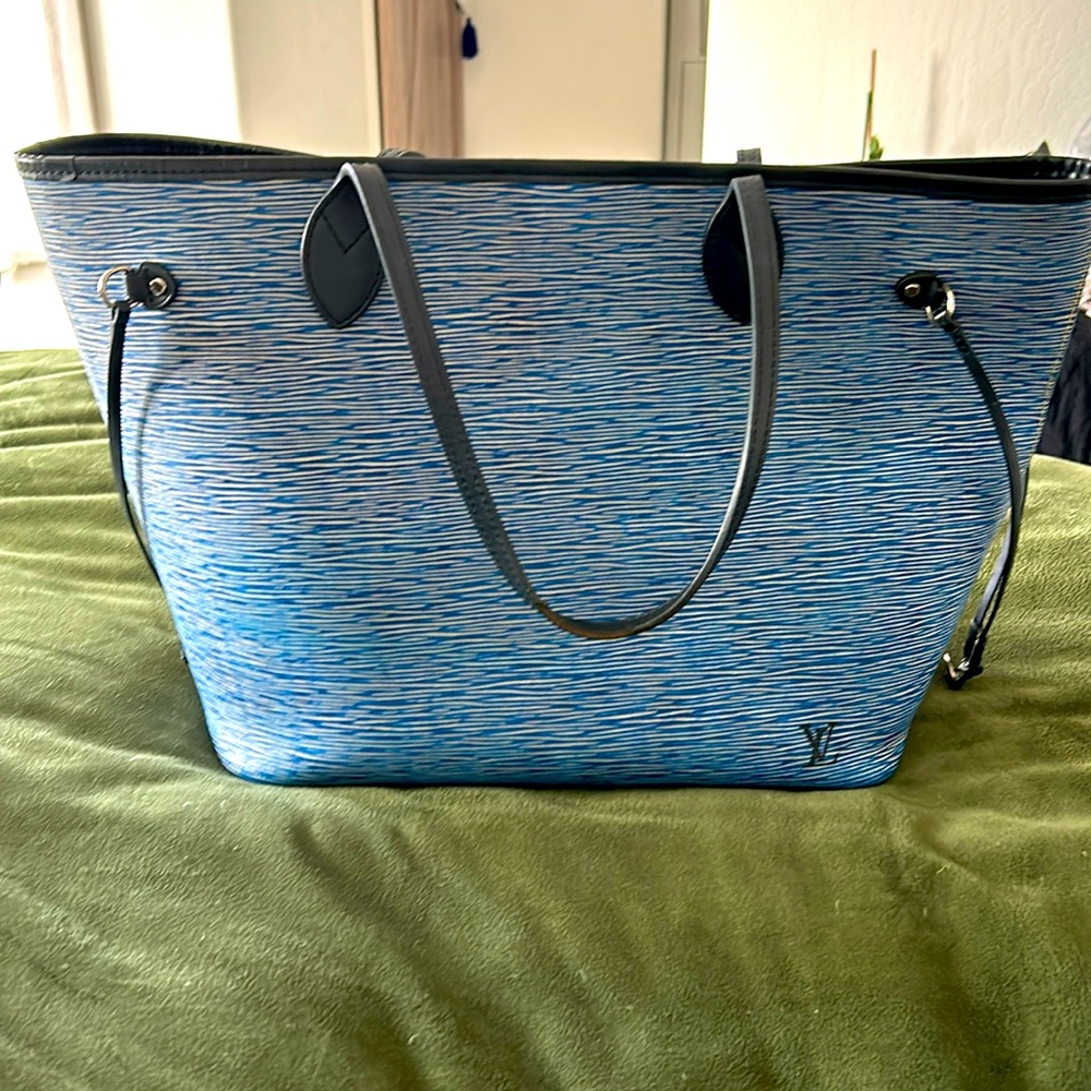 Louis Vuitton  Neverfull MM Blue Epi Tote💙💙EUC💙💙1181118💙💙